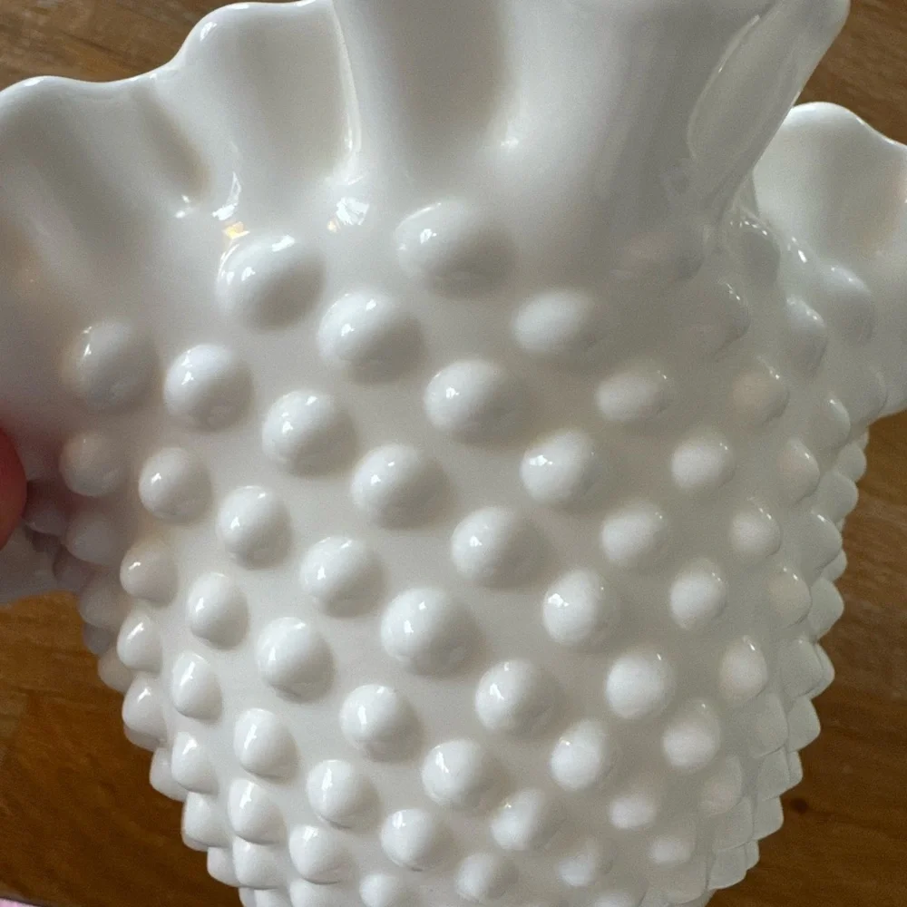 Vintage Fenton Milk Glass Hobnail Ruffled Compote Pedestal - Picture 4 of 6